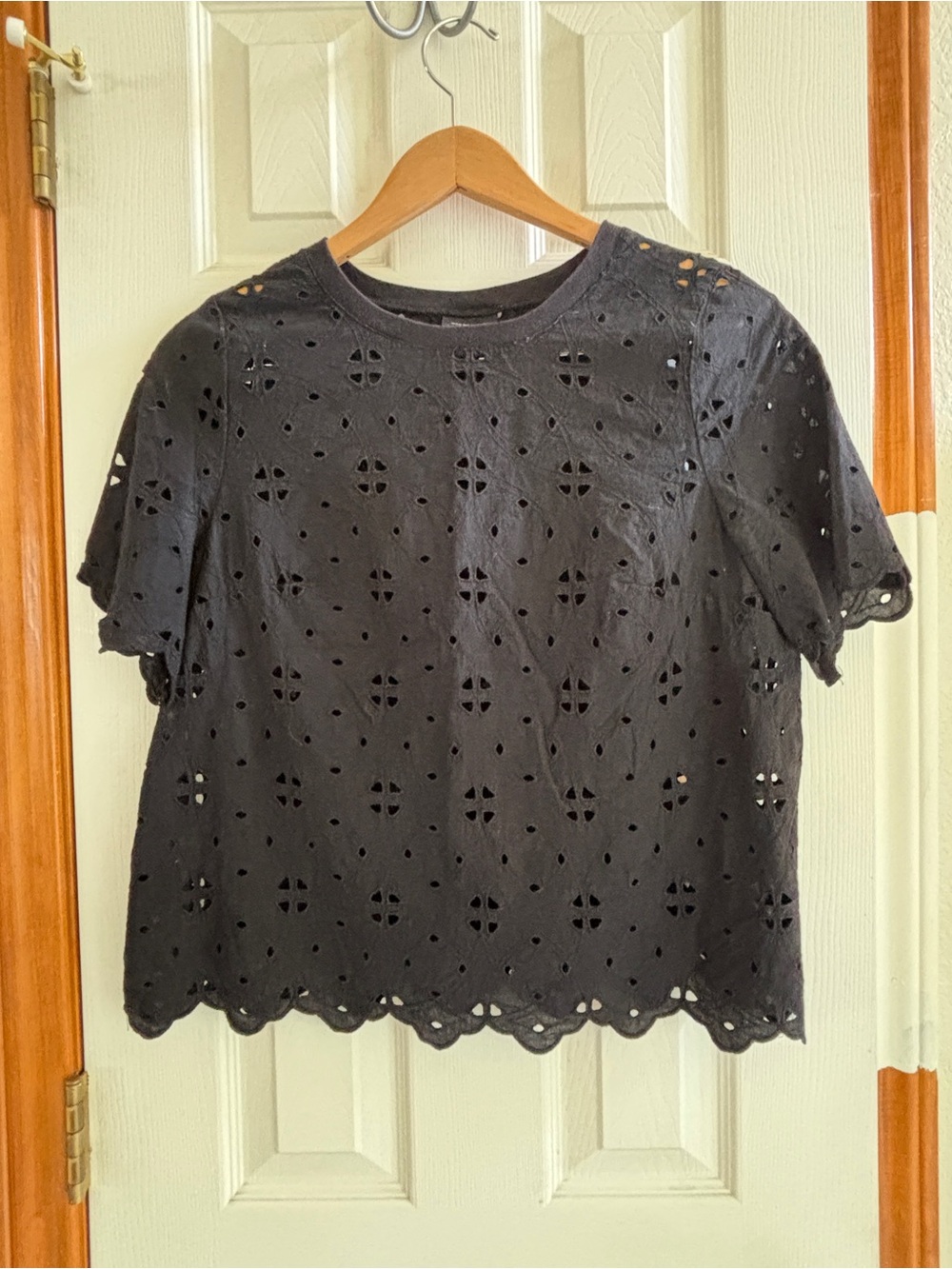 Who What Wear Black Eyelet Short Sleeve Tee